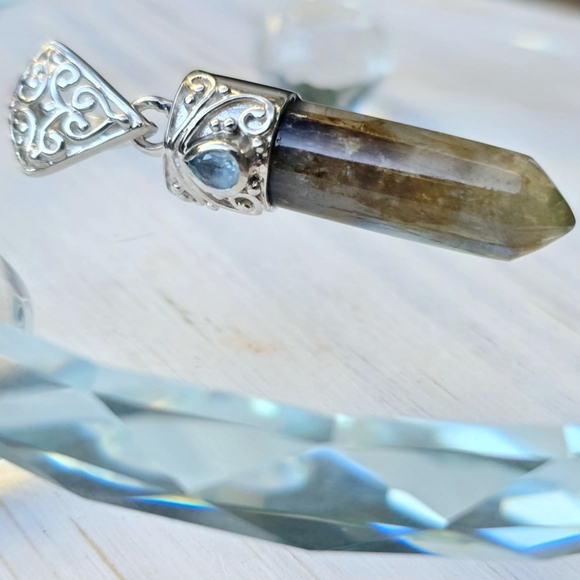 Malagasy ✦ Labradorite & Topaz Talisman ✦ Platinum Over Copper Pendant 15.9 CTW - Picture 6 of 13